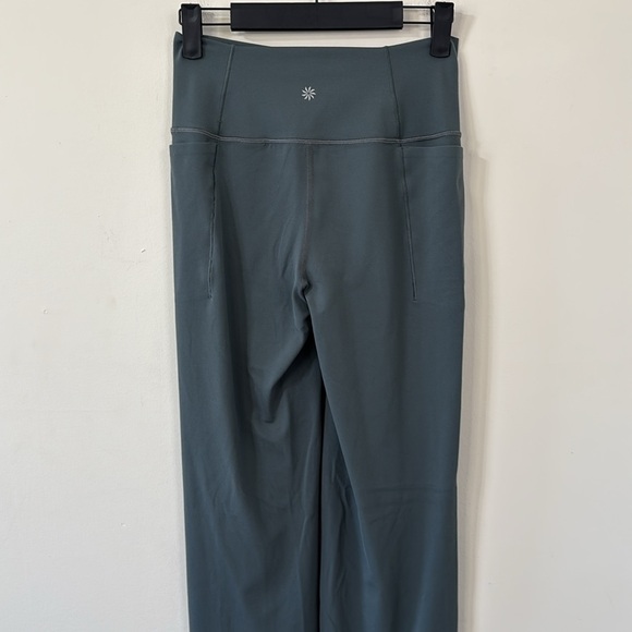 Athleta Transcend Stash Crop Straight Leg Bali Green Size Mendium Tall - Picture 11 of 14